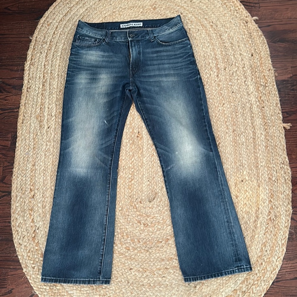 Men’s Express Jeans size 34x32. Kingston Classic Fit (Boot Cut)